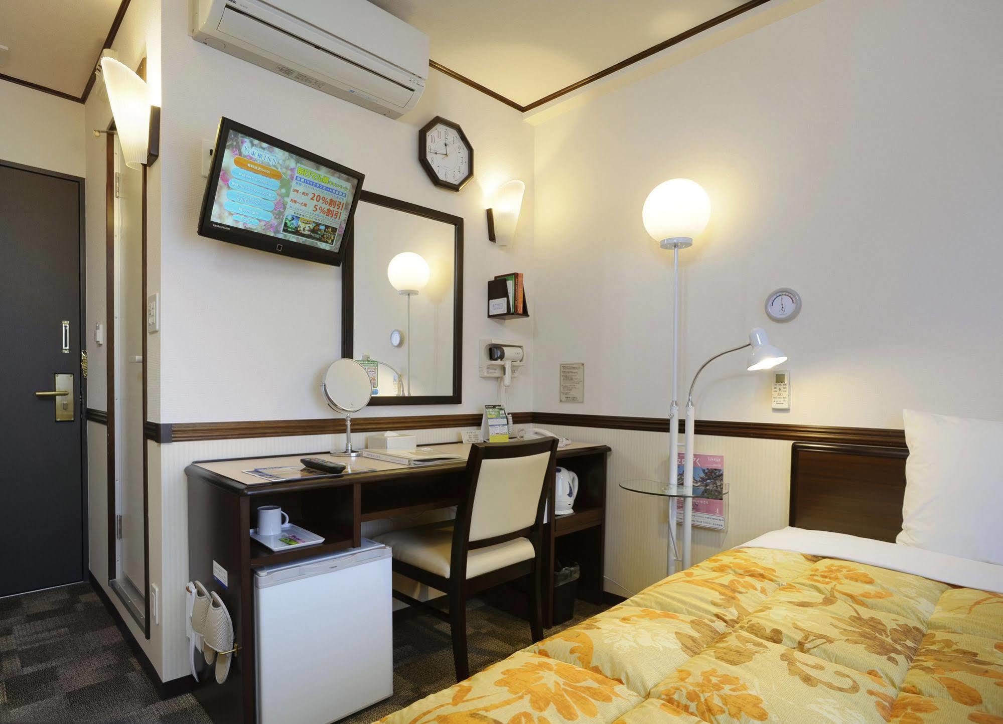Toyoko Inn Hokkaido Sapporo-Eki Minami-Guchi מראה חיצוני תמונה